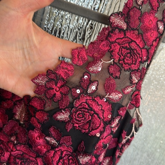 Marchesa Floral Lace Dress size 2 - Black and red - Picture 4 of 8